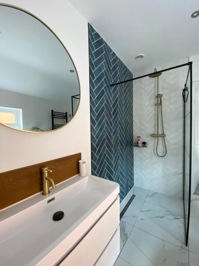 Luxury Spacious Renovated Townhouse غرانثام المظهر الخارجي الصورة