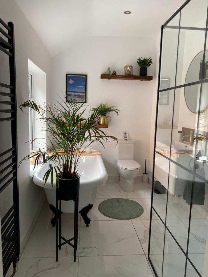 Luxury Spacious Renovated Townhouse غرانثام المظهر الخارجي الصورة